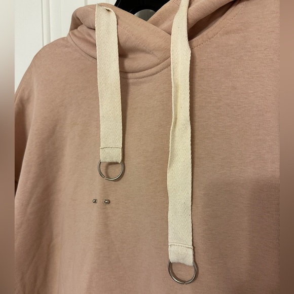 Katimo oversized blush hoodie with piercing. Size S-M - Picture 4 of 7